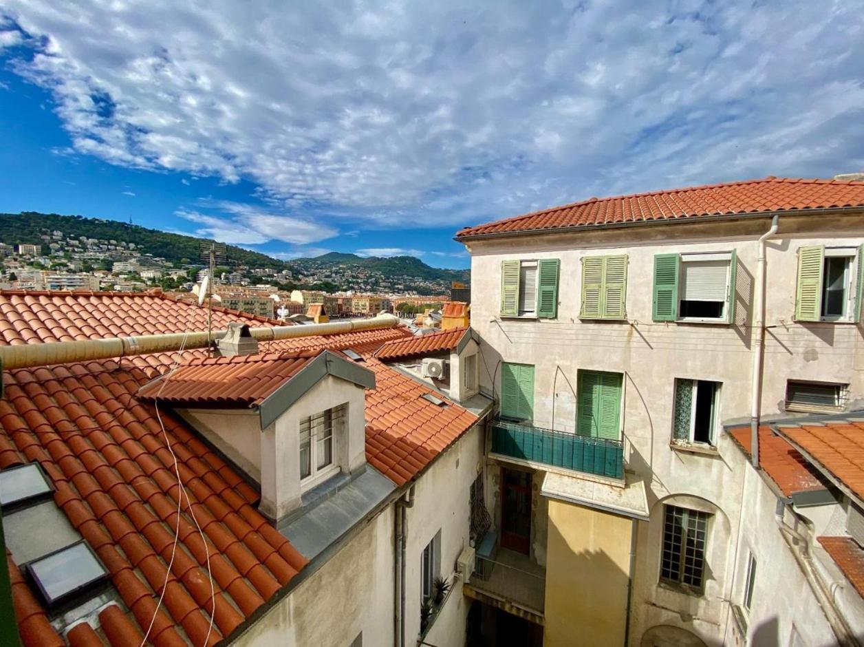2 A Nizza